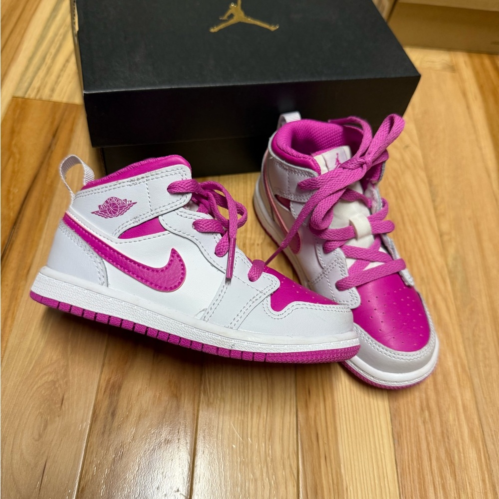 Nike Jordan Mid Sneakers